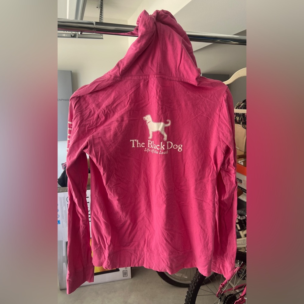 The Black Dog Fuchsia Long Sleeve Top with hood